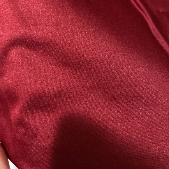 Forever 21 Red satin skirt - Picture 3 of 6